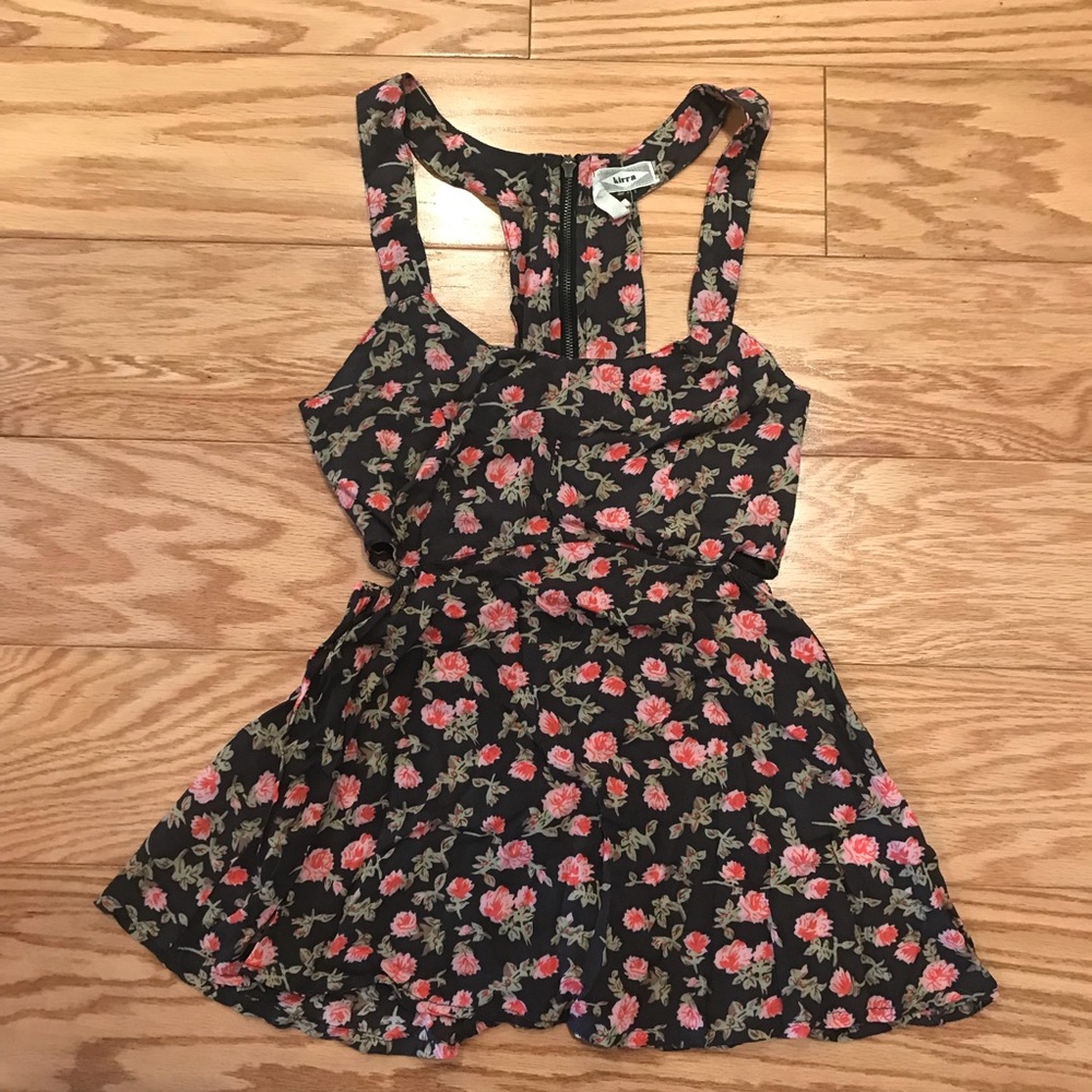Gray Floral Cut Out Flowy Tank